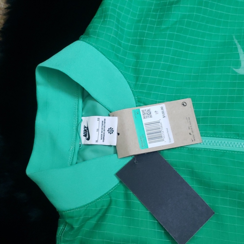 NWT Nike Essentials  Green Varsity Woven Bomber Jacket - Picture 13 of 14